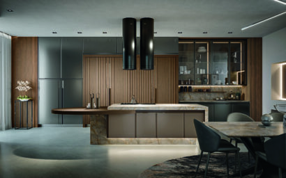 Cucina di lusso moderna su misura Materia di Martini Interiors in noce e finiture metallizzate