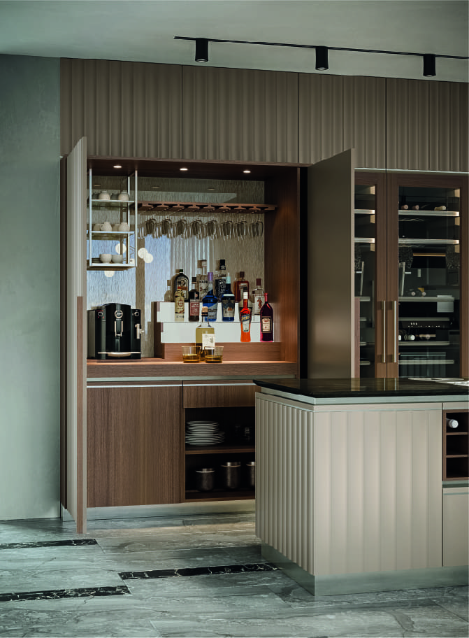 Martini Verona – cucina su misura con vano bar integrato, finiture in noce e dettagli metallici