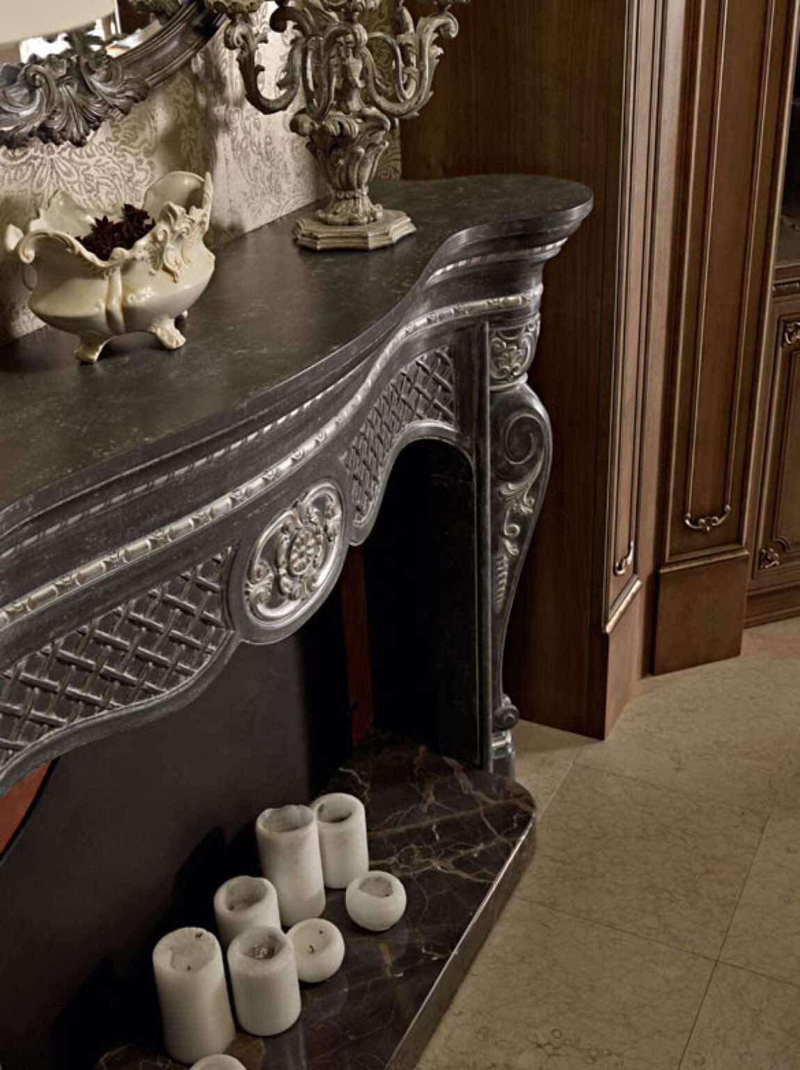 Mobili zona giorno classico di lusso per Villa a Mosca, design Martini Verona