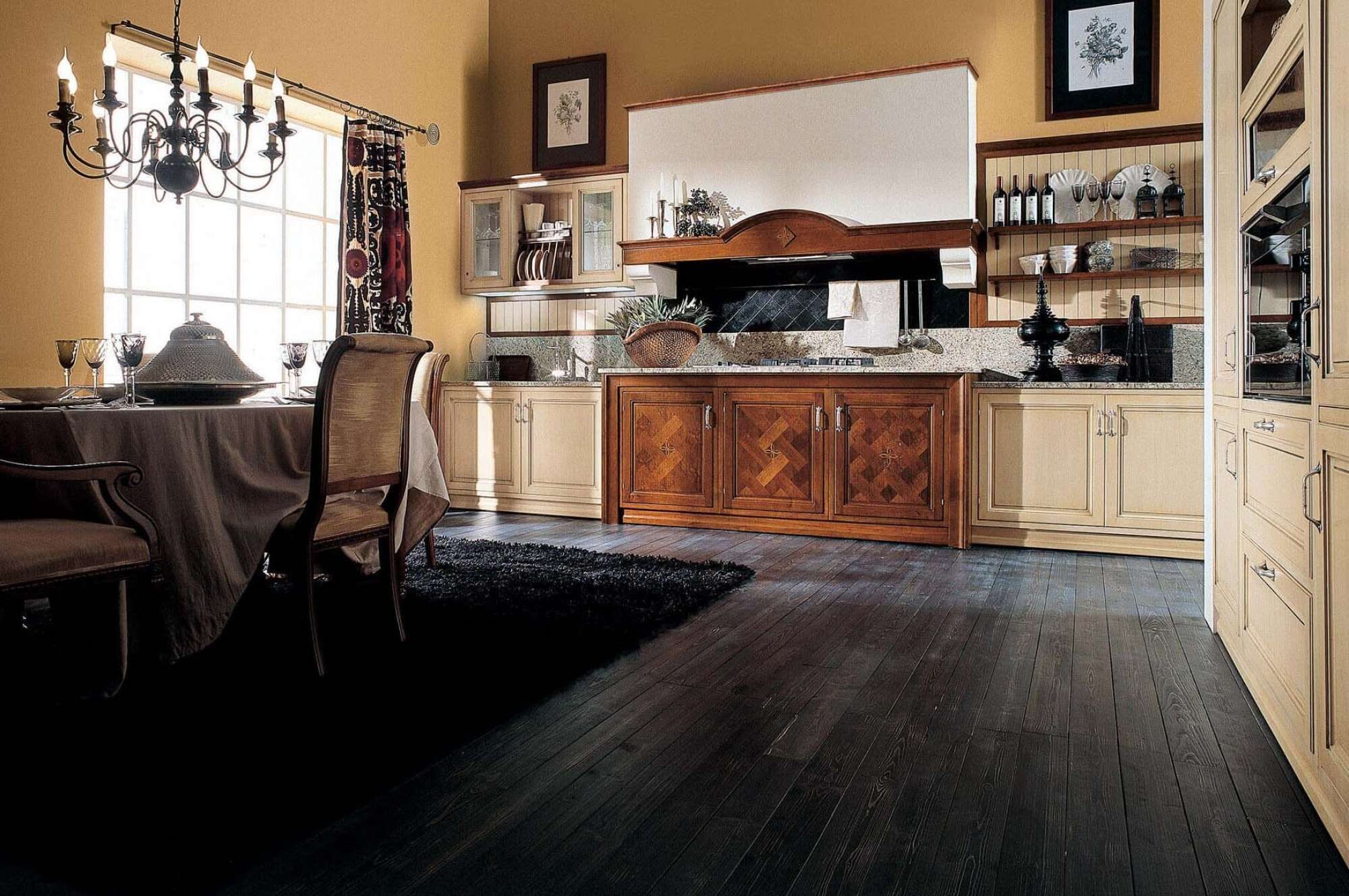 Cucina open space su misura di lusso in legno massiccio di noce e laccatura panna, design Martini Verona