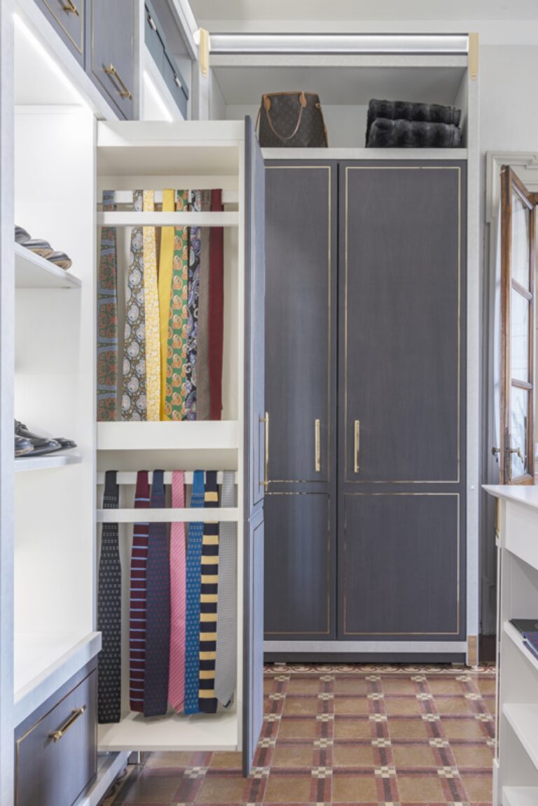 Cabina armadio su misura di lusso grigia, design Martini Verona