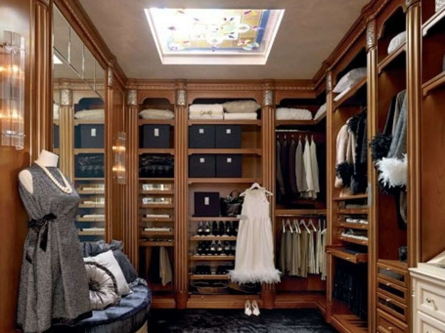 Cabina armadio su misura di lusso in ciliegio, design Martini Verona