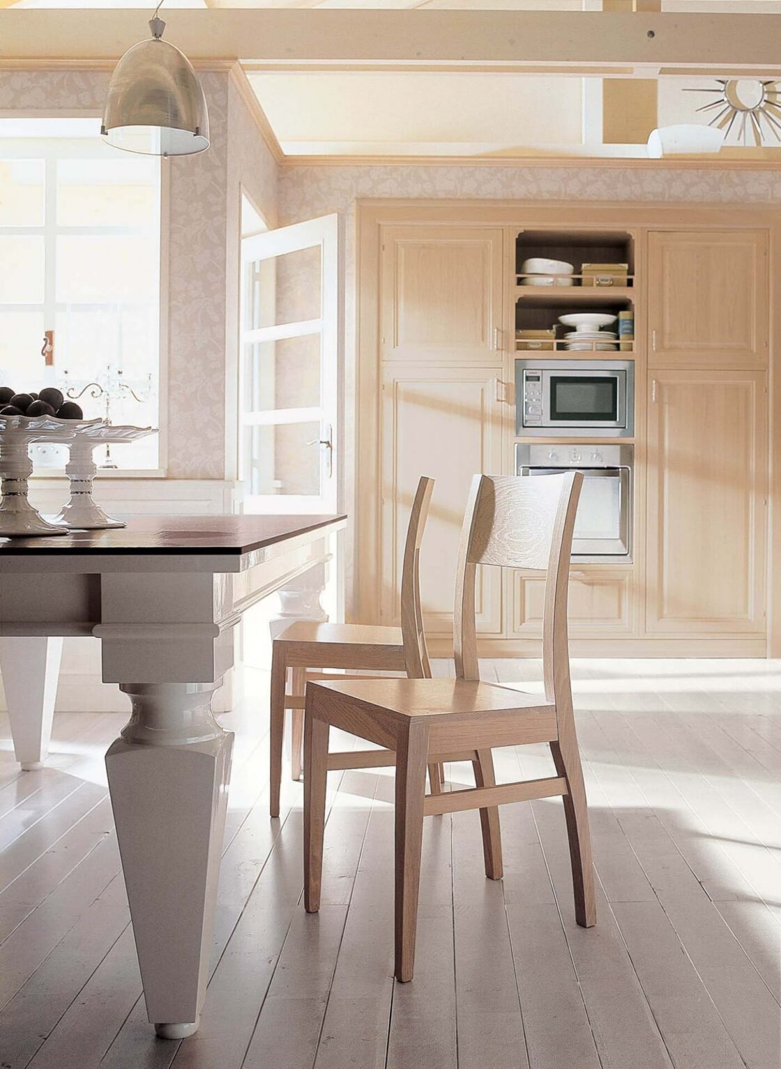 Cucina su misura in legno massiccio, tavolo da cucina, design Martini Verona