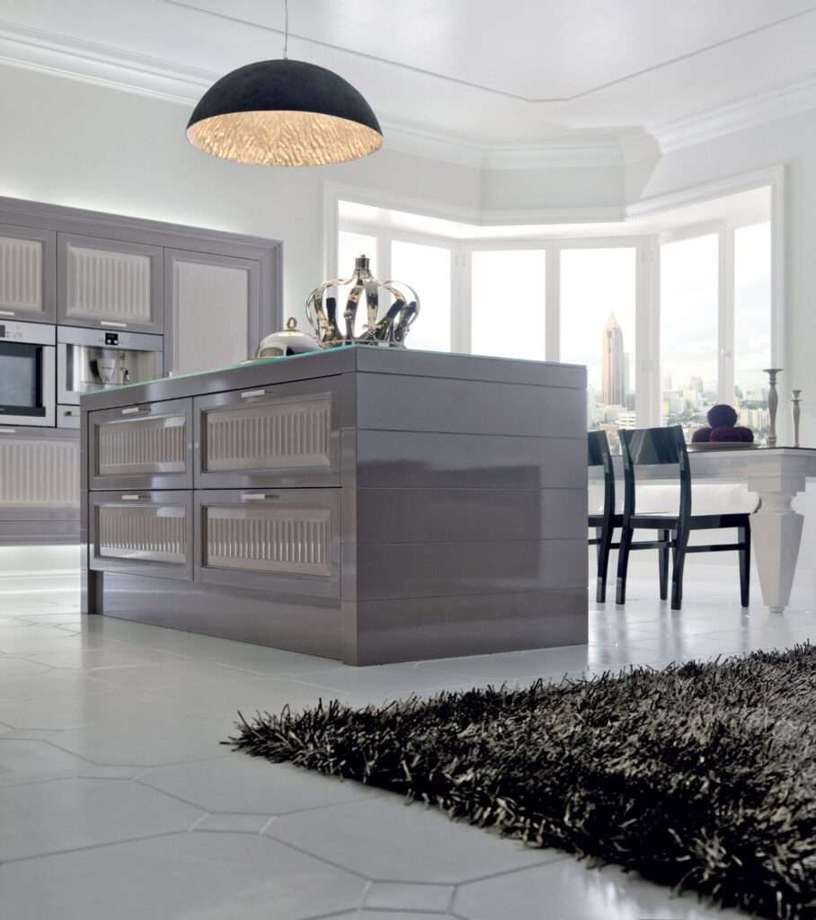 Cucina su misura contemporanea grigia lucido e con top e finiture in vetro, design Martini Verona