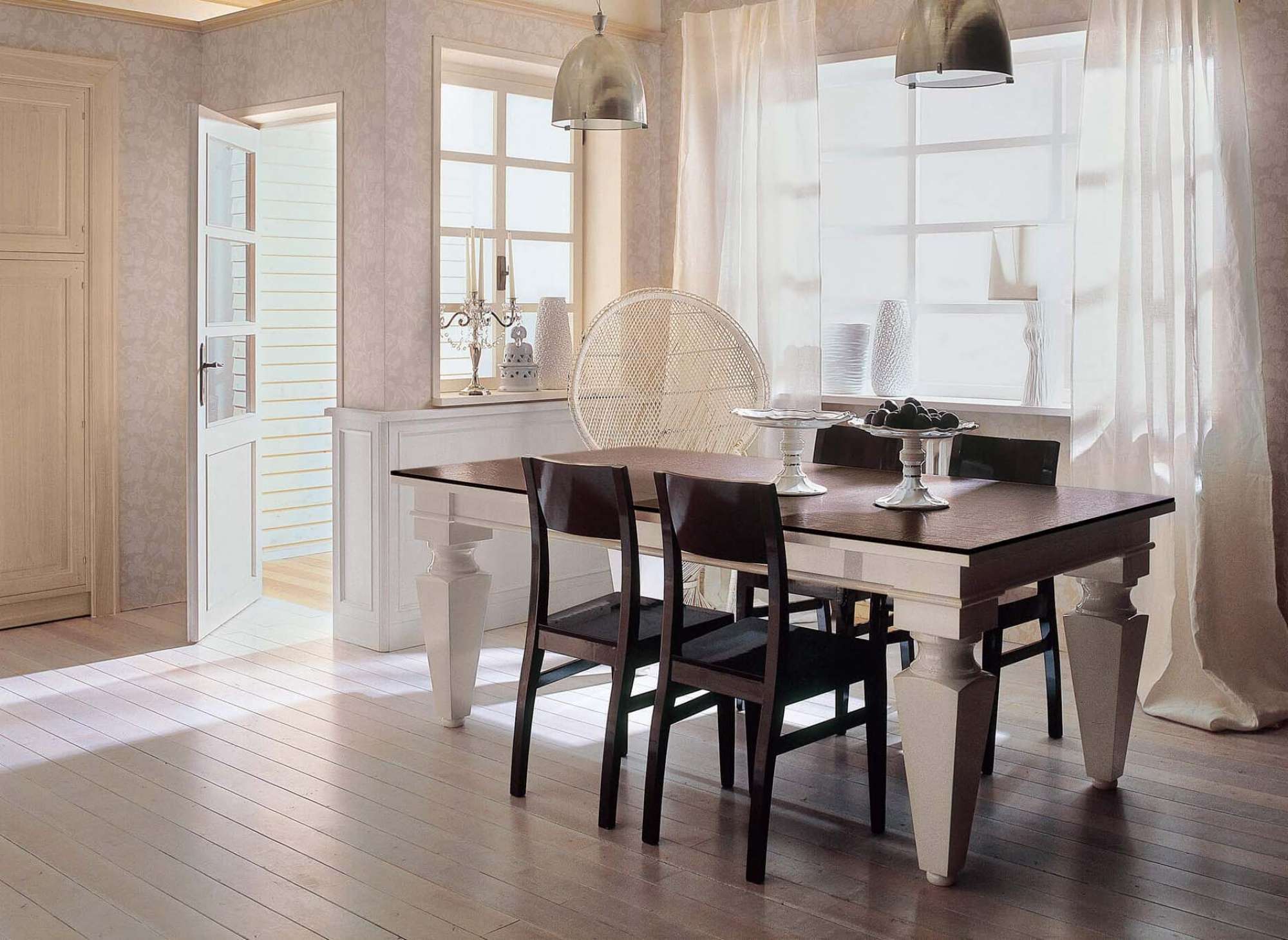 Cucina su misura in legno massiccio, tavolo da cucina, design Martini Verona