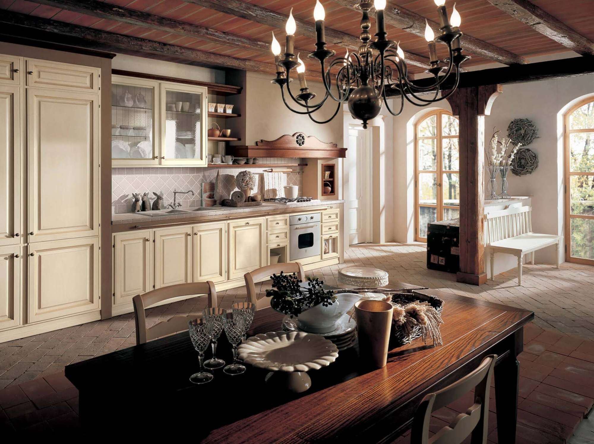 Cucina su misura country in castagno massello laccato, design Martini Verona