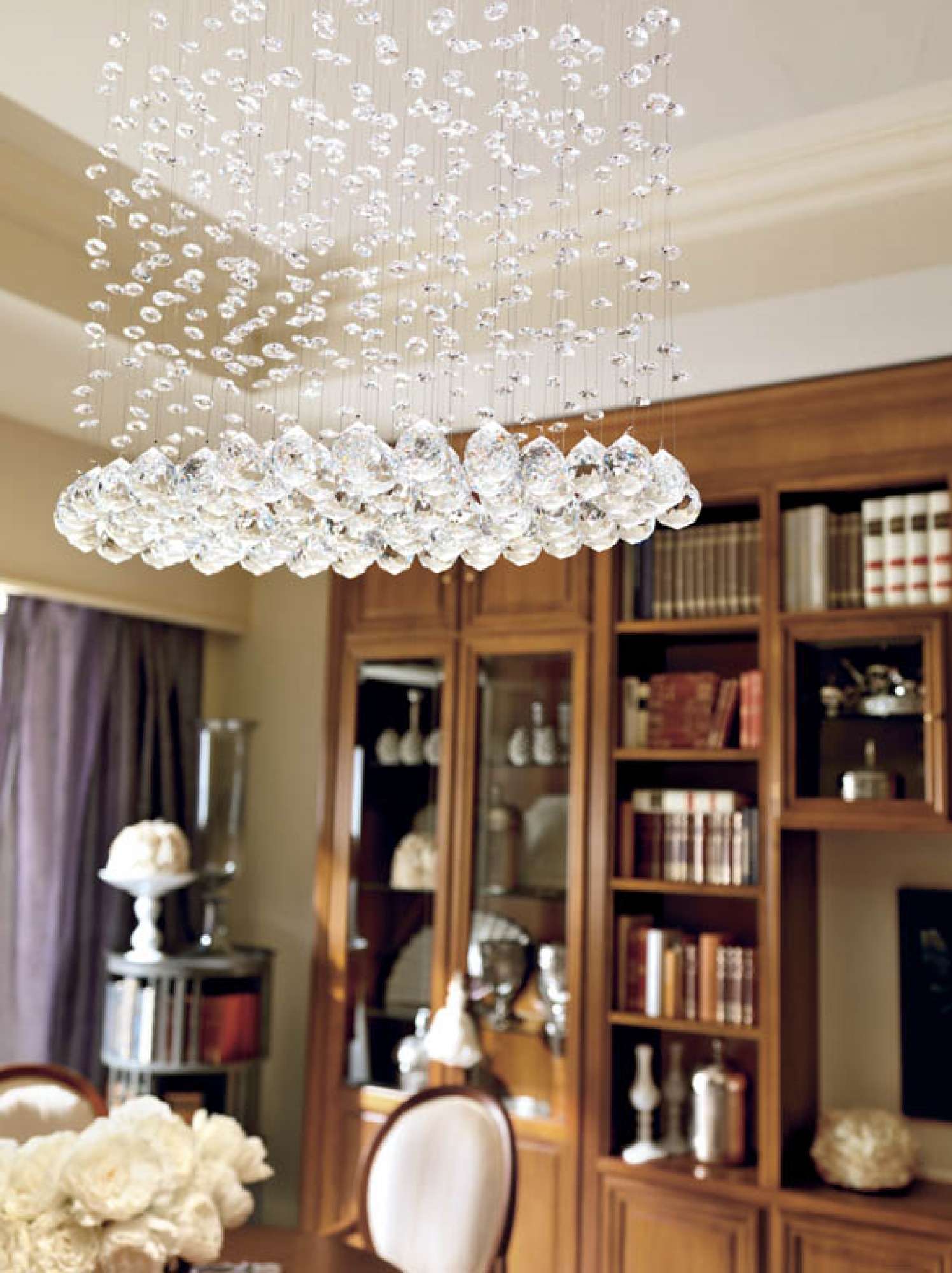 Area Living su misura di lusso, dettaglio lampadario, design Martini Verona