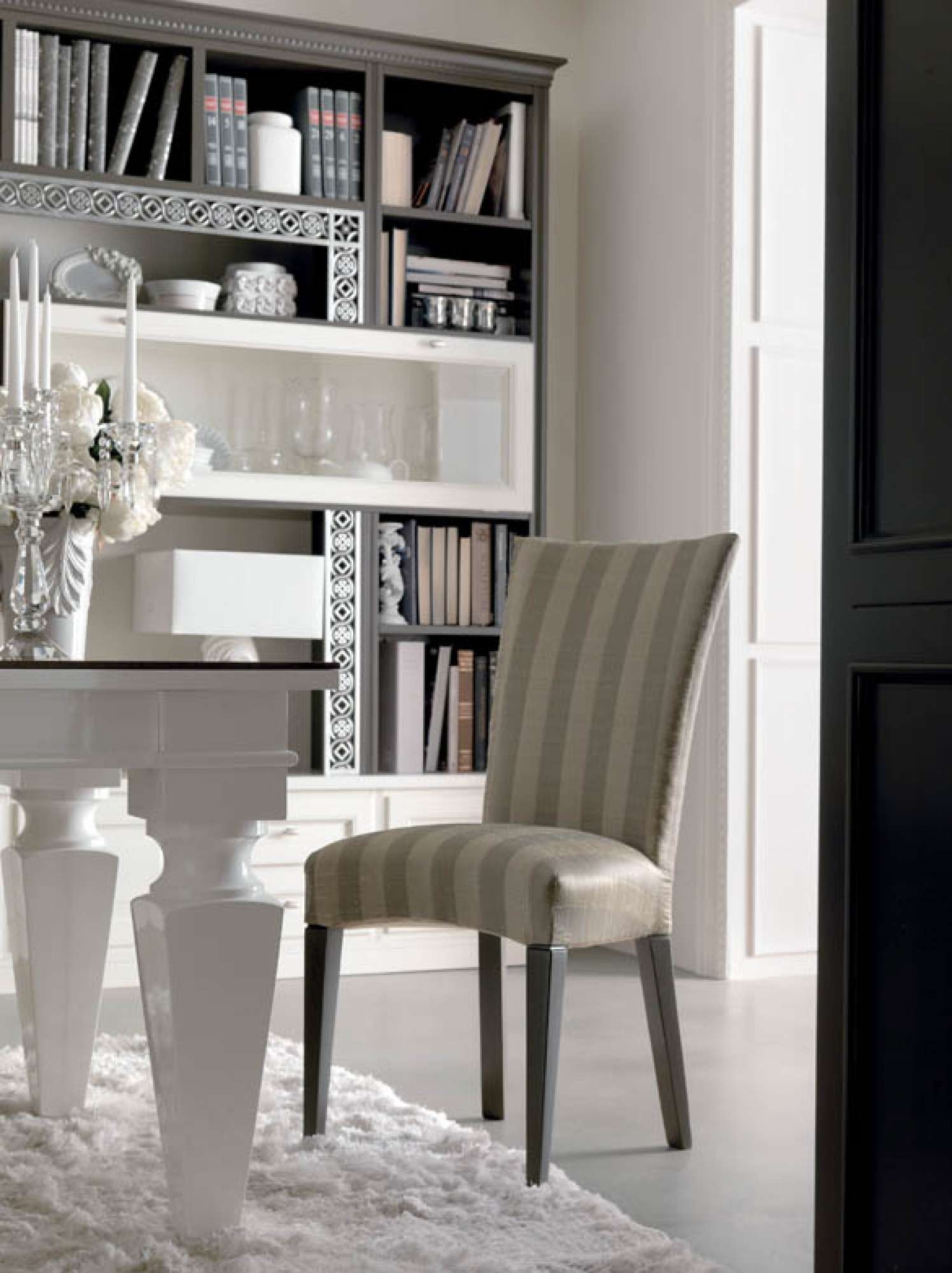 Mobili zona giorno classico di lusso per Villa al Lago di Garda, design Martini Verona