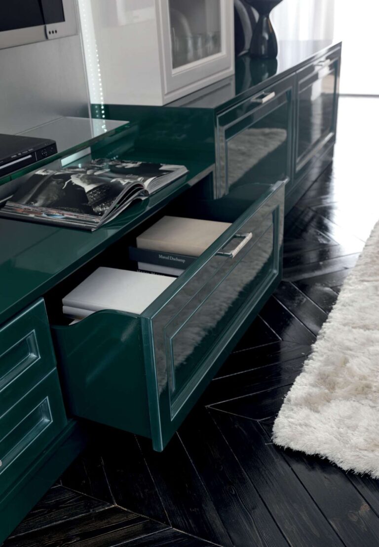 Mobili per zona giorno classico di lusso su misura, colore grigio e verde, design Martini Verona