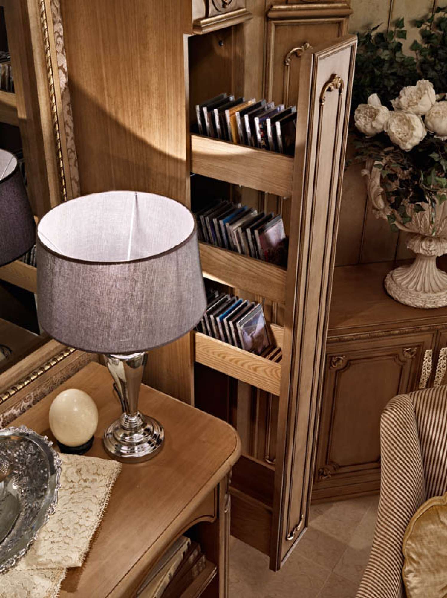 Mobili per zona giorno classico di lusso su misura, design Martini Verona