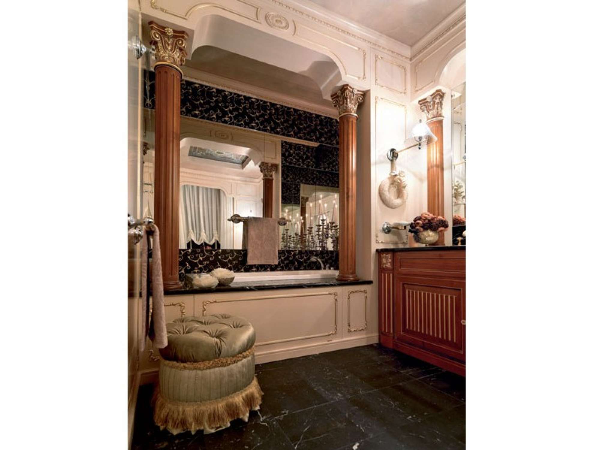 Mobili per bagno classico di lusso su misura, design Martini Verona