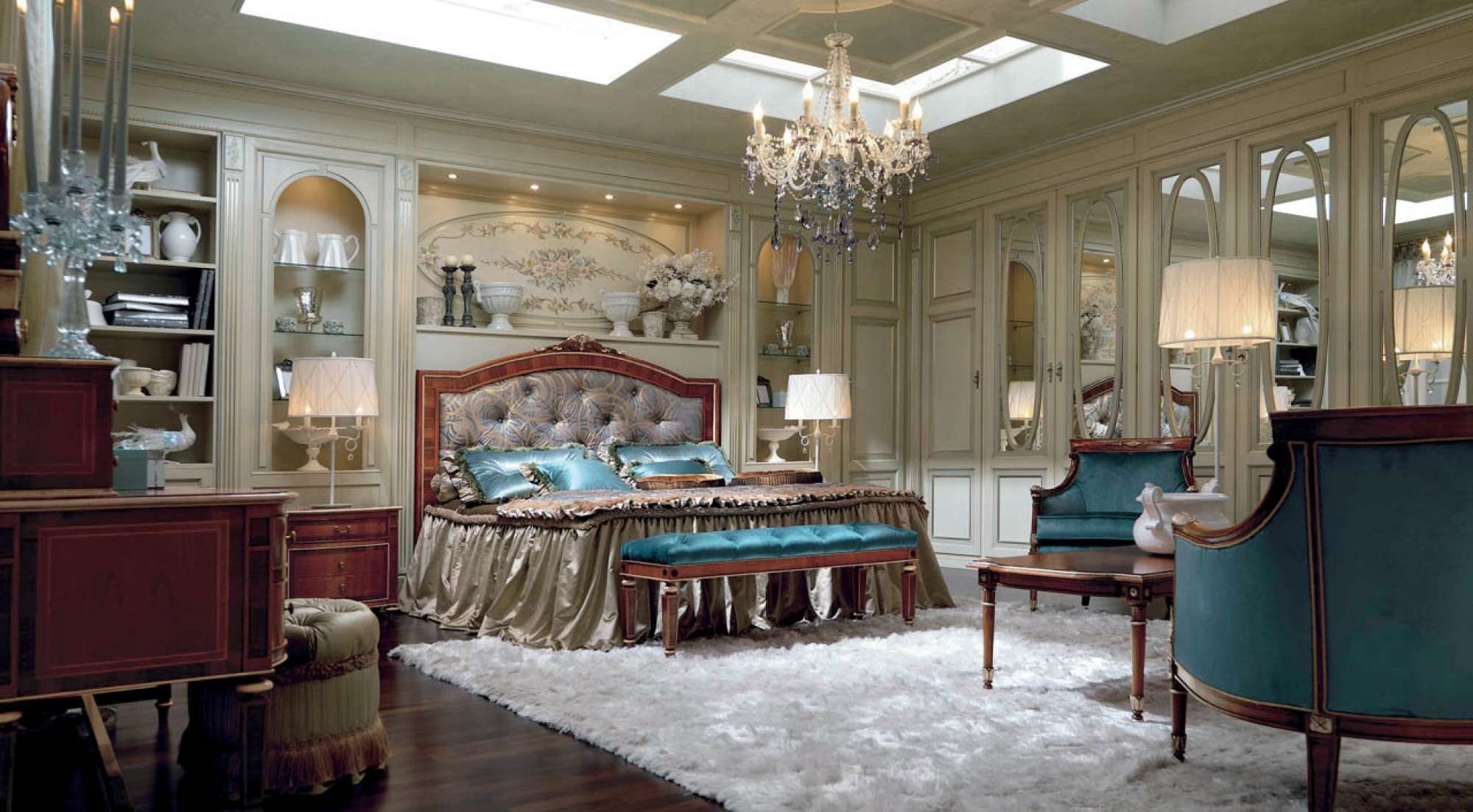 Camera da letto su misura di lusso classica con intagli a mano, design Martini Verona