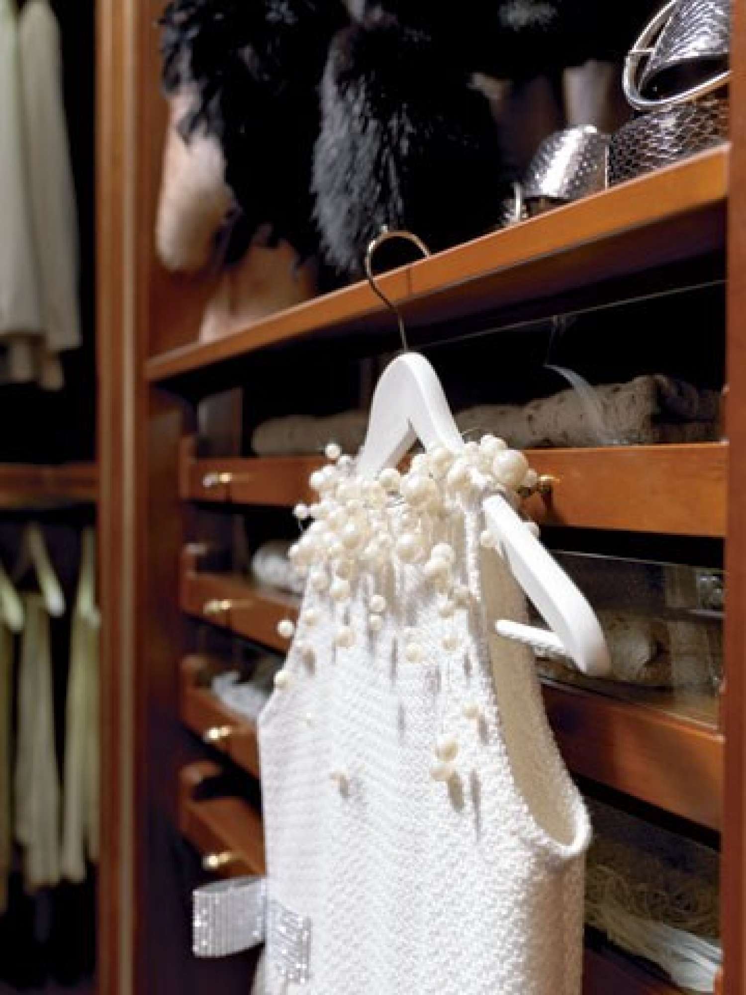 Cabina armadio su misura di lusso in ciliegio, dettaglio cassetti, design Martini Verona