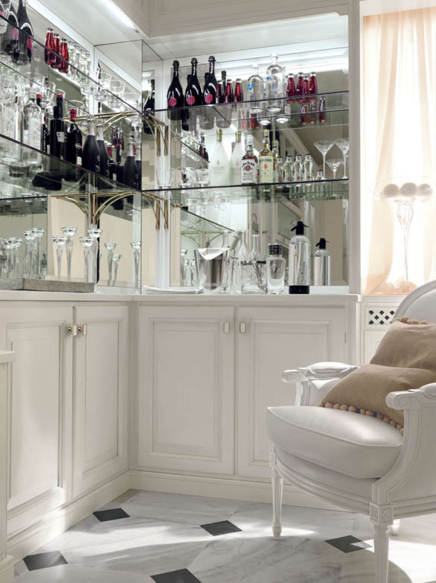 Mobili per zona giorno classico di lusso su misura, design Martini Verona