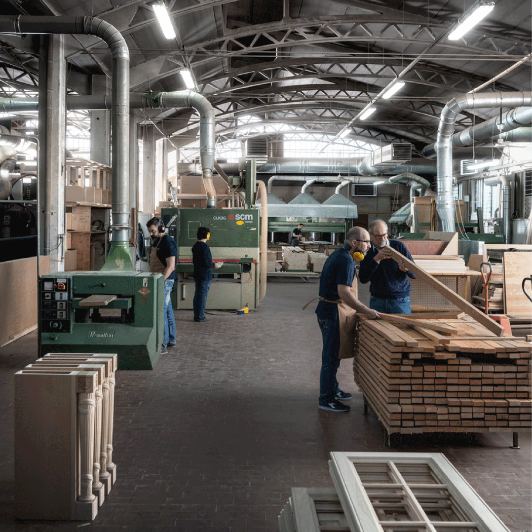 Produzione artigianale di cucine su misura nello stabilimento di Martini Verona