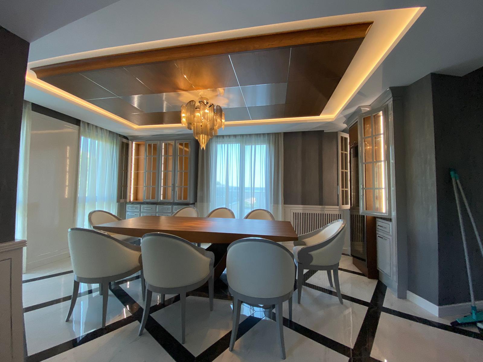 Sala da pranzo su misura realizzata da Martini Verona per una residenza a Varna, Bulgaria