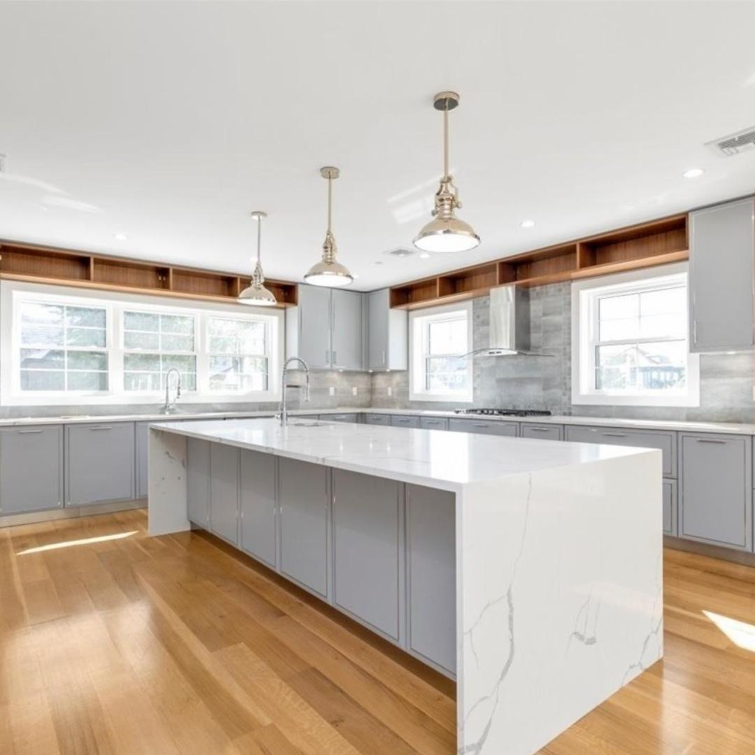 Cucina su misura a New York realizzata da Martini Verona con isola centrale e arredi personalizzati