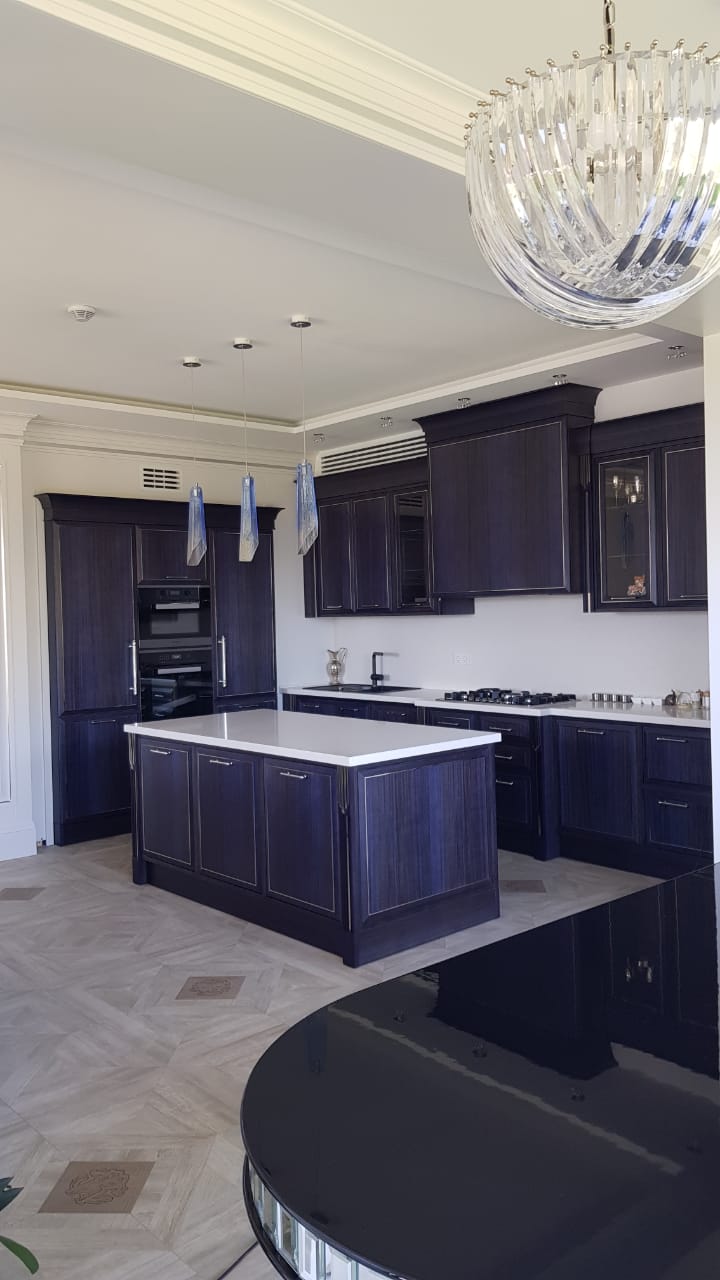 Cucina su misura realizzata da Martini Verona per residenza privata a Kazan, Russia