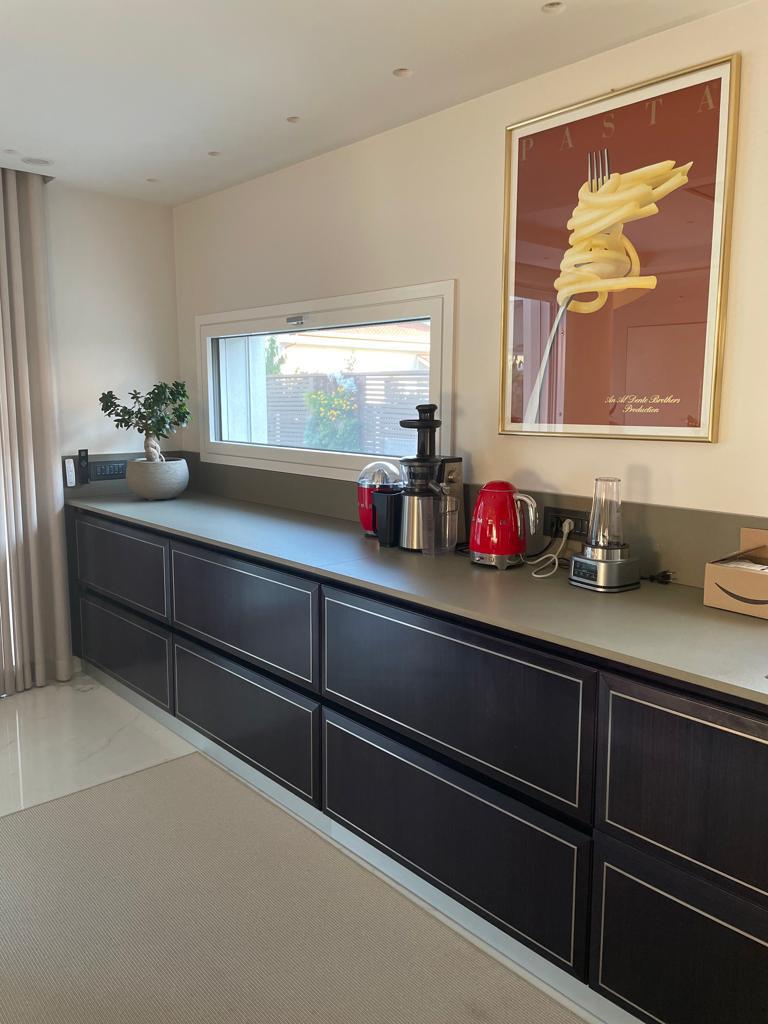 Progetto di cucina su misura realizzato da Martini Verona a Rimini, Italia