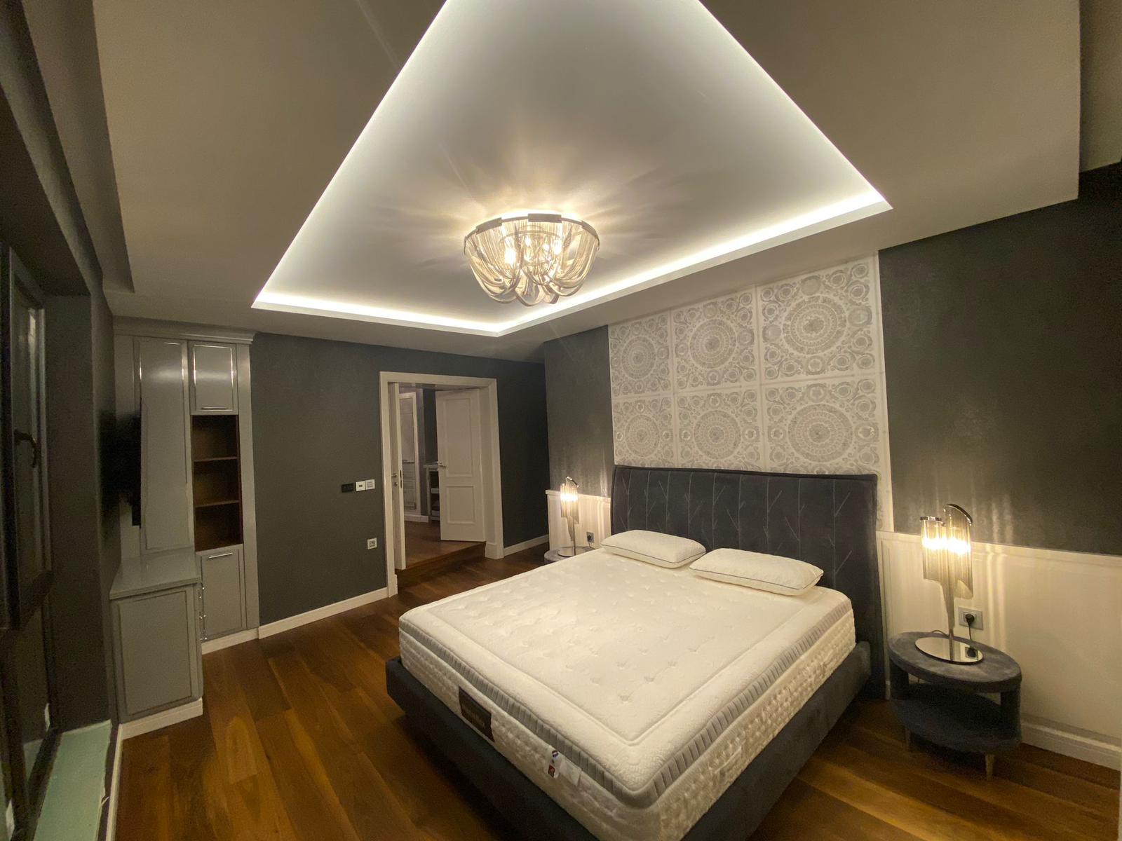 Camera da letto su misura realizzata da Martini Verona per una residenza a Varna, Bulgaria